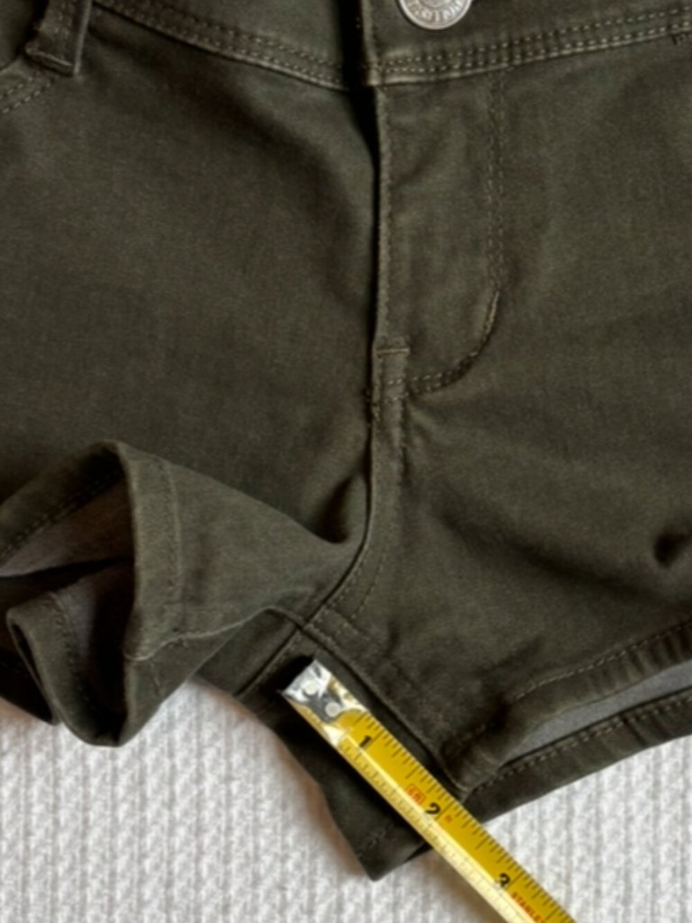 HOLLISTER Olive Green Low-Rise Short Shorts Size 1/25 - Picture 9 of 9
